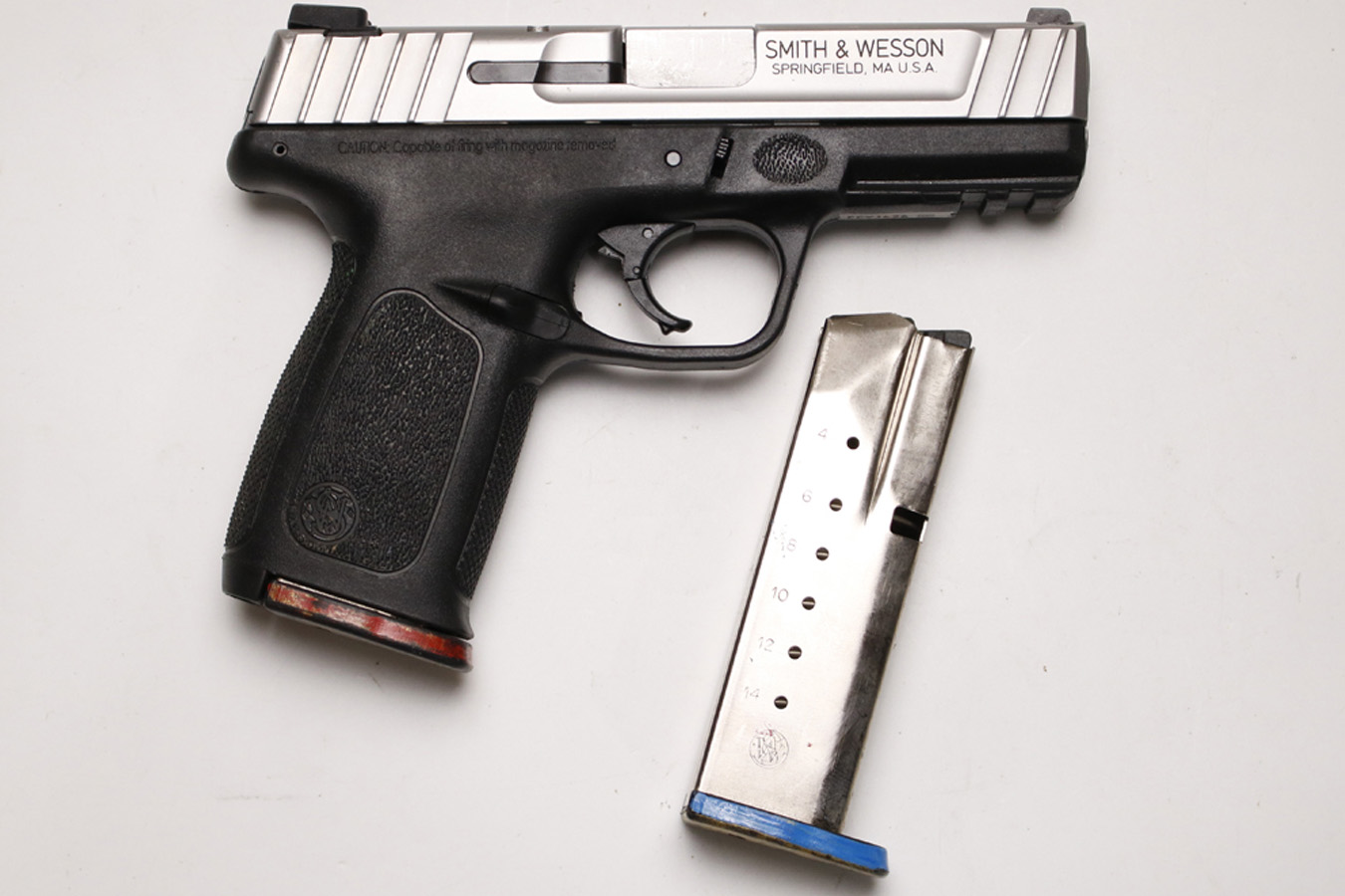 SMITH AND WESSON SD40VE 40 S&W Police Trade-in Pistol with Two Magazines